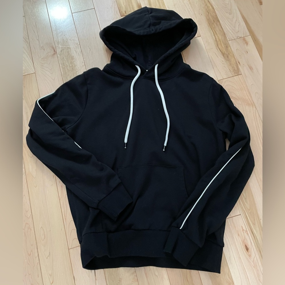 Sweatshirt from Fashion Nova